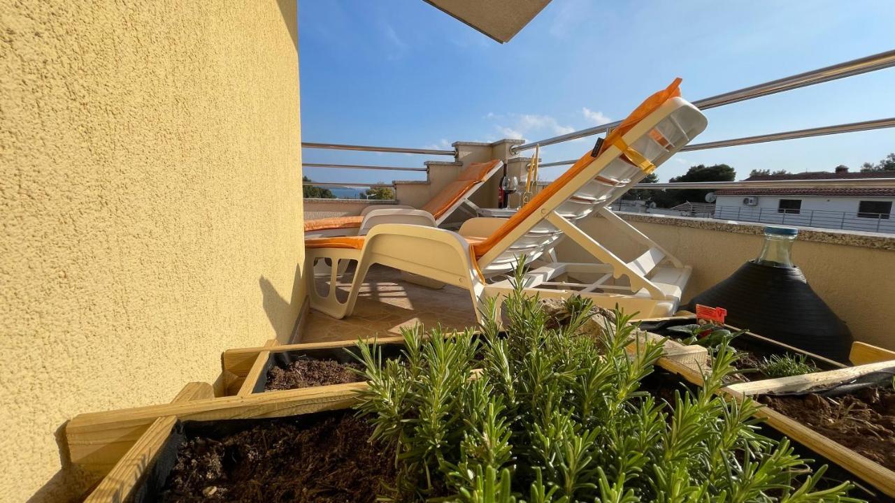 Apartments San Sukošan Eksteriør bilde