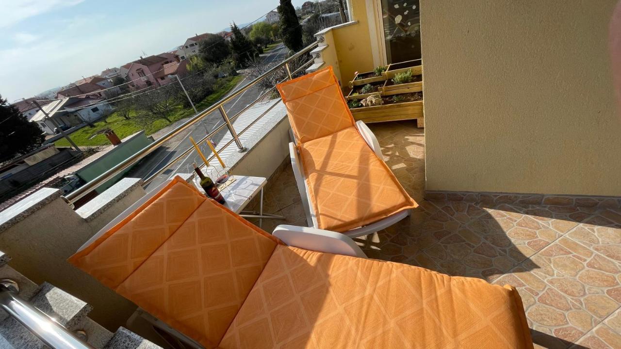 Apartments San Sukošan Eksteriør bilde