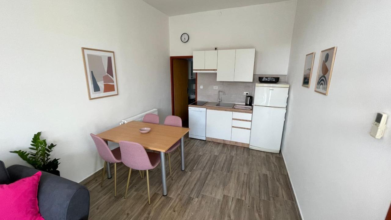 Apartments San Sukošan Eksteriør bilde