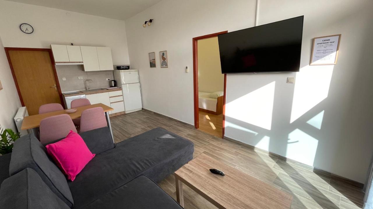 Apartments San Sukošan Eksteriør bilde