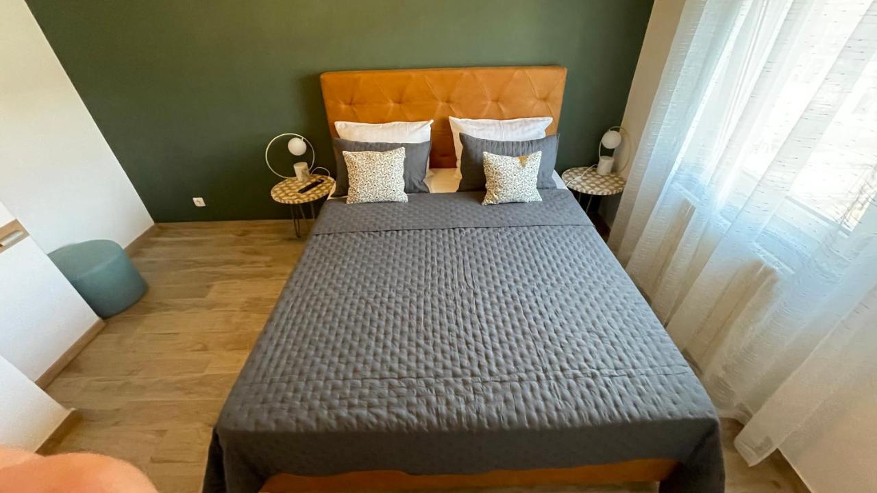 Apartments San Sukošan Eksteriør bilde