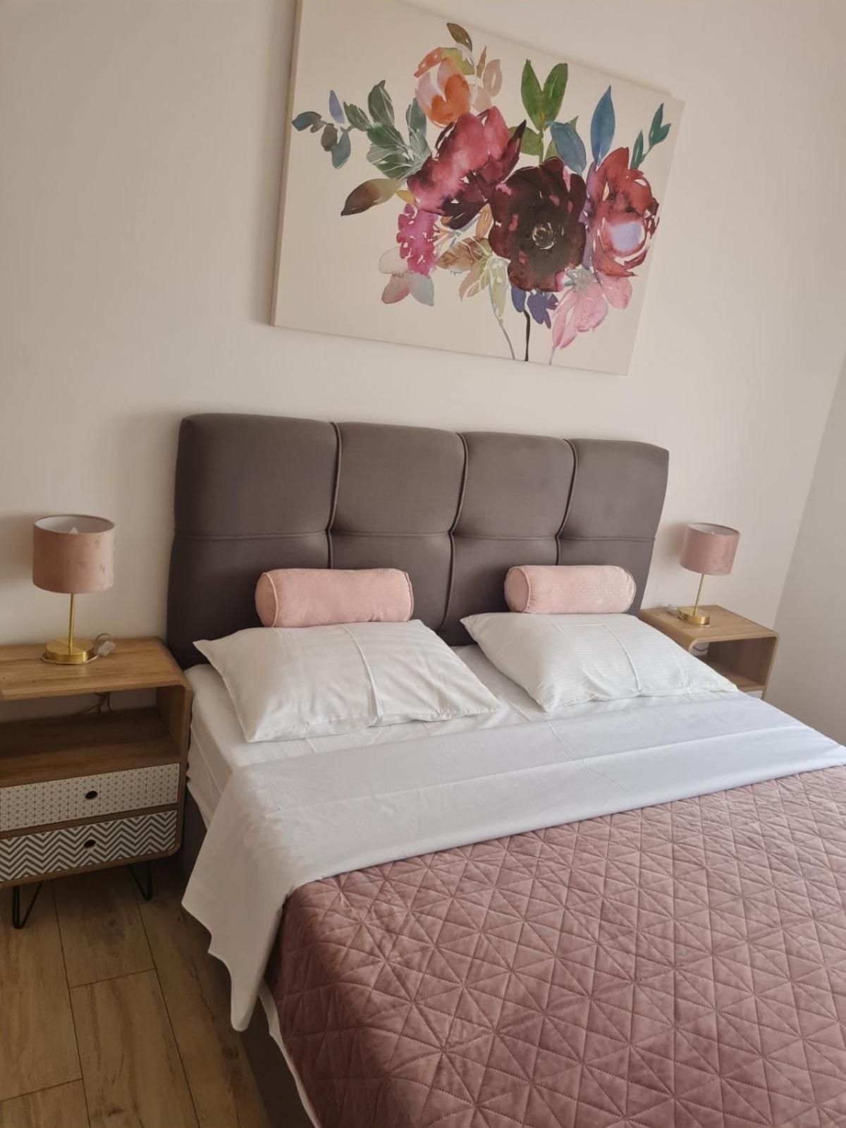 Apartments San Sukošan Eksteriør bilde